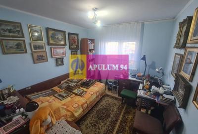 Apartament cu 3 camere de vanzare in Campina - Zona Centrala - 3