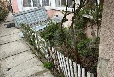 Casă cu 2 camere cu Teren 300 Mp în Central - 2