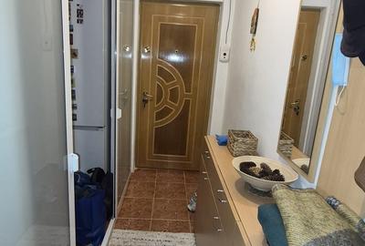 Apartament cu 2 camere semidecomandat, mobilat în Poarta 6 - 3