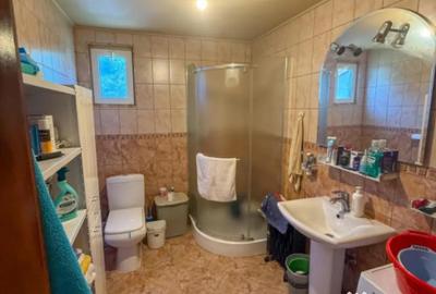 Casă cu 3 camere cu Teren 1027 Mp în Central - 1