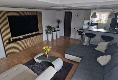 Apartament cu 3 camere decomandat în Orlat - 2