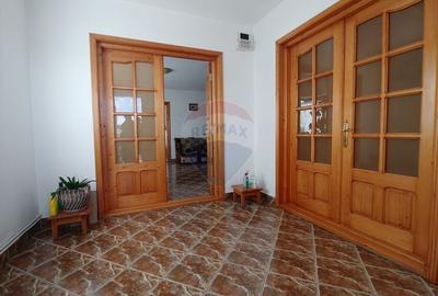 Casă individuală cu 6 camere cu Canalizare în Zvoriștea - 45