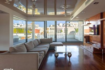 Apartament cu 4 camere, mobilat în Capitale