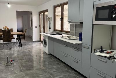 Casă cu 5 camere cu Teren 1430 Mp în Gurghiu - 9