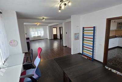 Casă cu 3 camere cu Teren 200 Mp în Central - 4