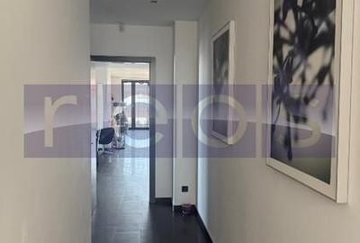 Penthouse cu 4 camere decomandat, mobilat în Central - 11