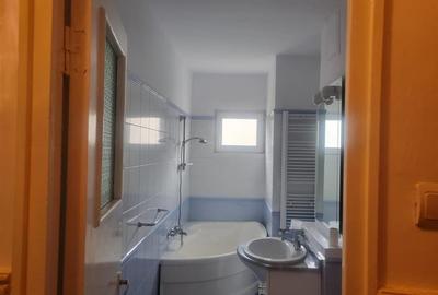 Apartament cu trei camere B-dul Unirii - 12
