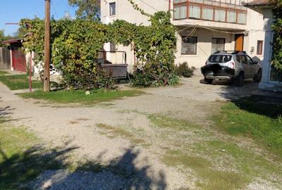 Proprietate cu 3 case locuibile pentru 3 familii ?i teren 4600 m2 de vanzare Proprietate cu 3 case locuibile pentru 3 familii ?i teren 4600 m2 de vanzare - 2