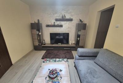 Apartament cu 3 camere semidecomandat în Central - 2