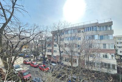 Apartament cu 3 camere decomandat, mobilat în Băneasa - 1