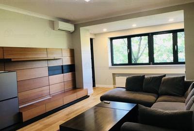 Apartament cu 3 camere semidecomandat, mobilat în Primăverii
