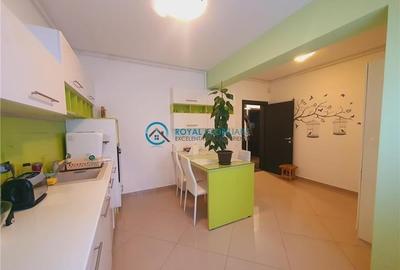 Royal Imobiliare - Vanzare apartament 3 camere zona 9 MAI - 17