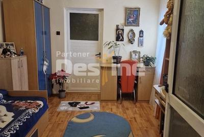 Casă cu 4 camere cu Teren 45 Mp în Chitila