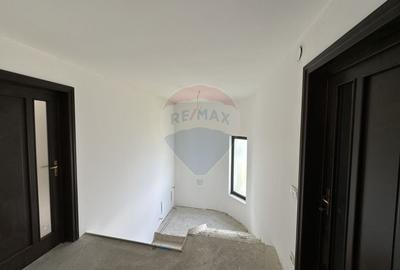 Vila deosebita de vanzare in Sasar sau schimb cu casa in Grosi! Vila deosebita de vanzare in Sasar sau schimb cu casa in Grosi! - 6