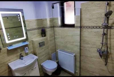 Casă cu 3 camere decomandat cu Teren 250 Mp în Central - 1