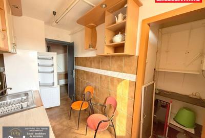 Apartament cu 3 camere în Piața Centrală
