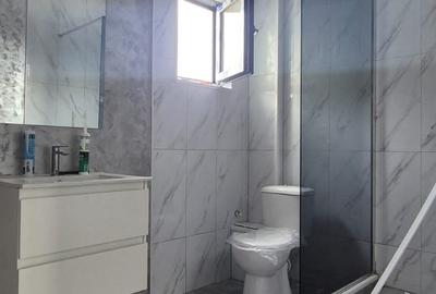 Casă cu 4 camere cu Canalizare în Lumina - 3