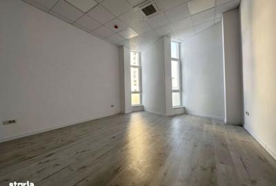 Spațiu comercial, de 20 mp, în Central - 3