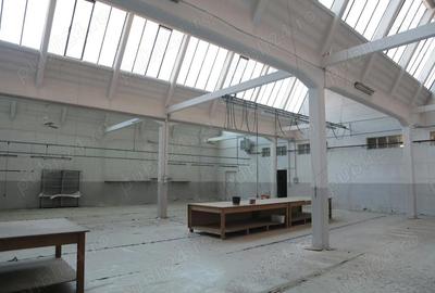Spațiu comercial, de 200 mp, în Central - 1