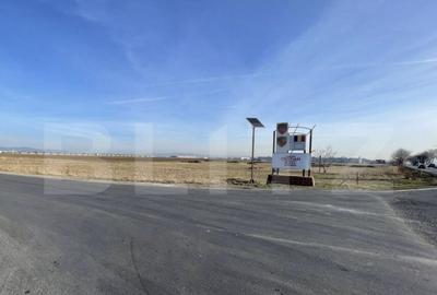 Teren de 8400 mp, în Central