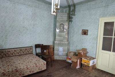 Casă cu 4 camere în Românești - 3