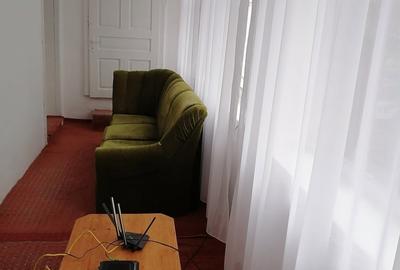 Casă cu 4 camere în Nicolae Bălcescu - 1