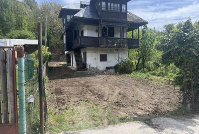 Casă cu 3 camere în Central - 2