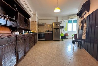 Apartament 3 camere Calarasilor, suprafata 91mp, etaj interm
