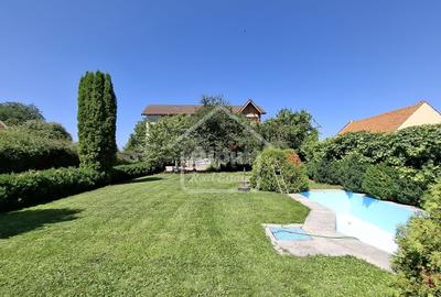 Casă individuală cu 10 camere cu Canalizare în Central - 2