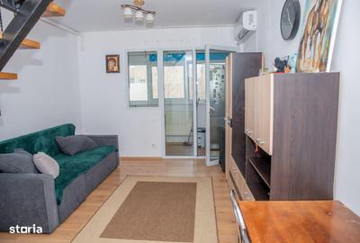 Apartament cu 3 camere în Apărătorii Patriei