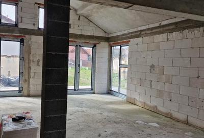 Casă cu 4 camere cu Teren 2712 Mp în Central - 4