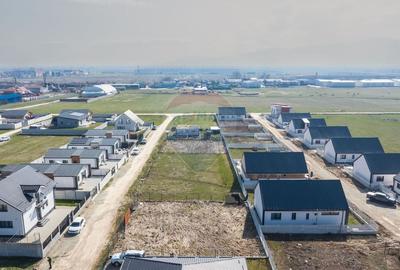 Teren Construcții intravilan de 452 mp, în Sud - 3