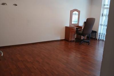 Casă cu 4 camere în Central - 6