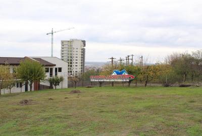 Teren de 1000 mp, în E3 - 2