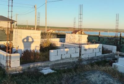 Teren intravilan cu fundatie construita 40mp Corbu priveliste lac pescuit sporti - 3
