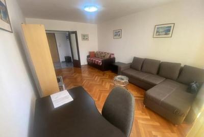 Central,B dul.Unirii, colt cu B-dul. Mircea Voda,Ap.2 cam. - 3