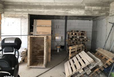 Spațiu comercial, de 90 mp, în Central - 8