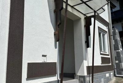 Spațiu comercial, de 245 mp, în Central - 4