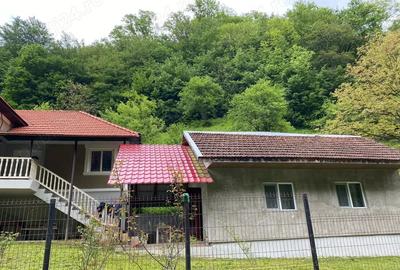 Vand casa si teren cu suprafa?a de 6523m - 2