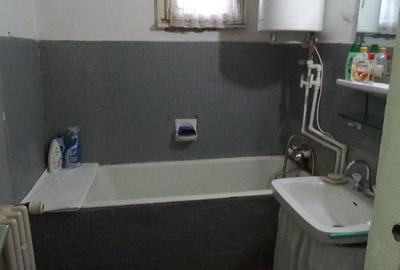 Apartament cu 3 camere semidecomandat în Mazepa 1
