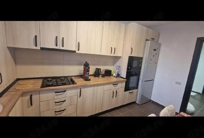 Apartament cu 3 camere decomandat în Sânpetru - 2