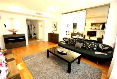 Apartament cu 3 camere semidecomandat, mobilat în Polonă