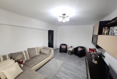 Apartament 3 camere ,zona doi stejari - 2