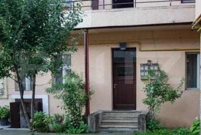 Apartament in vila, 80mp  loc parcare, mobilat, zona Centru Istoric 530 mp curte - 2