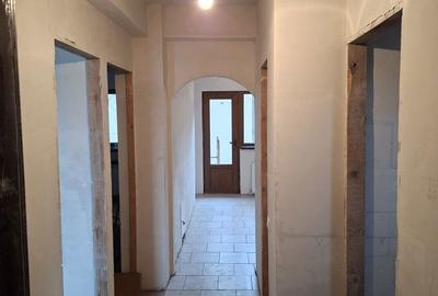 Apartament cu 3 camere decomandat în Central - 2