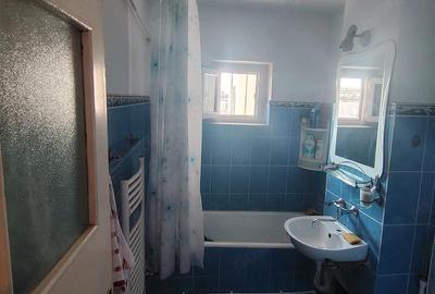 Apartament cu 3 camere decomandat în Central - 1
