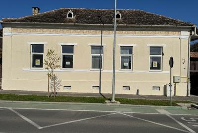 Casă de vânzare de 171 mp + teren 689 mp  în total 860 mp în Aiud, județul Alba - 1