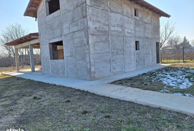 Casă cu 4 camere în Vânători - 9