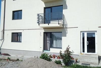 Apartament cu 3 camere decomandat în Crișeni - 1