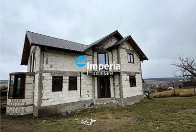 Casă cu 5 camere cu Teren 1000 Mp în Lețcani - 10